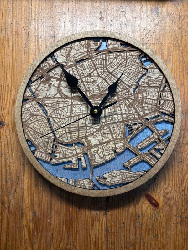 Klok Rotterdam met water