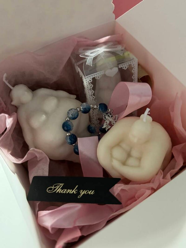 Large lady, body, candles, gift,