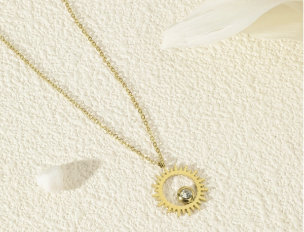 Collier soleil doré