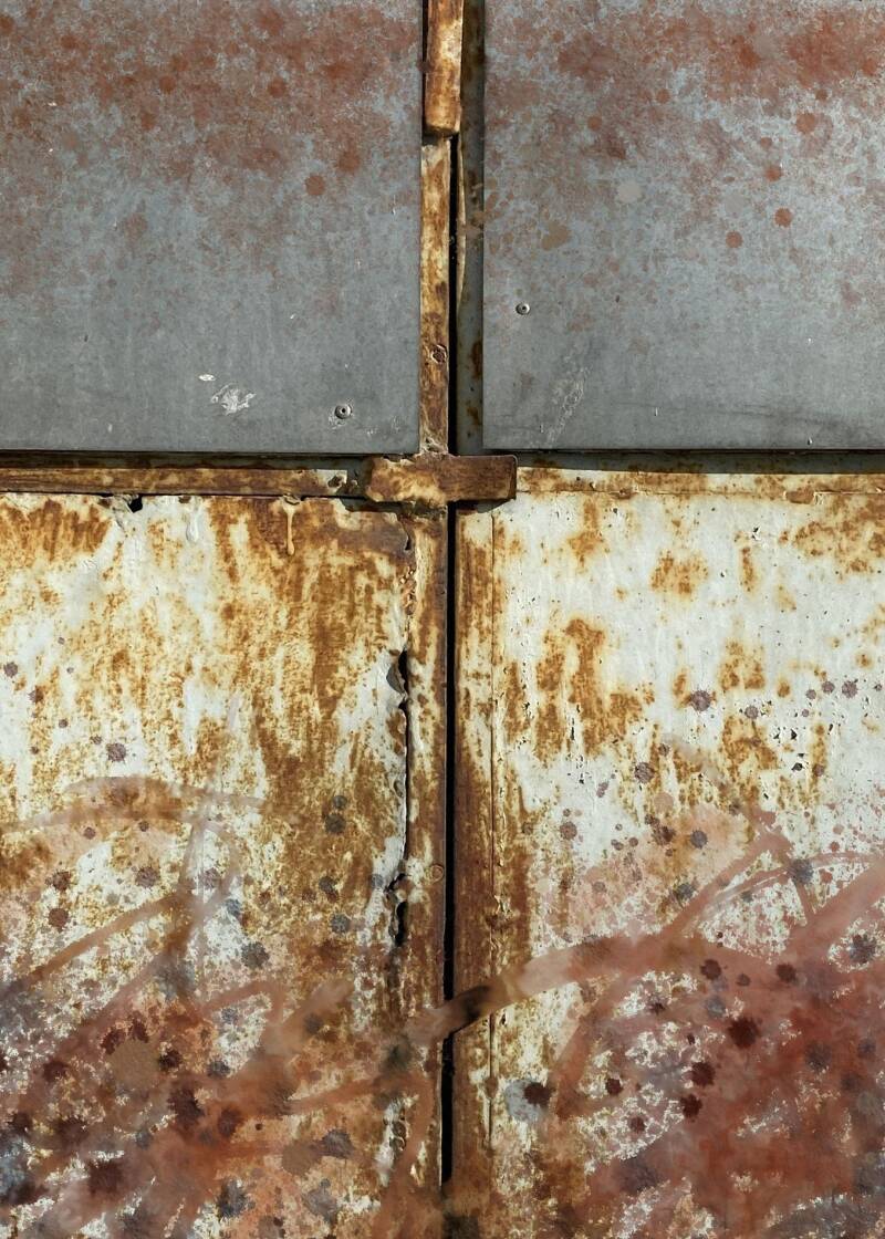 rusty-cross-with-red-paint-3-standard-326jfc.jpg