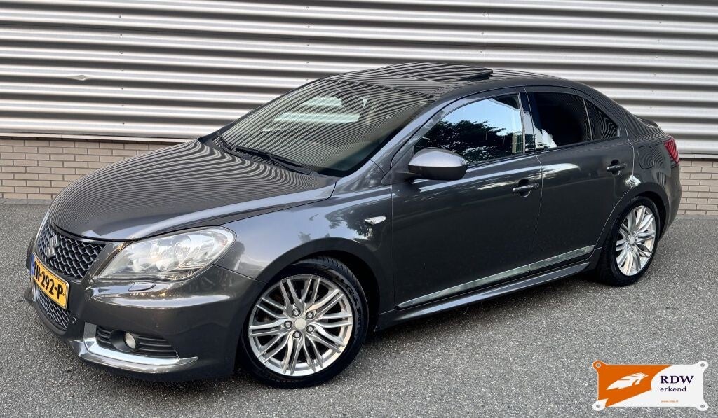 Suzuki Kizashi 2.4 4X4 uit 2012 met 140.000 KM.