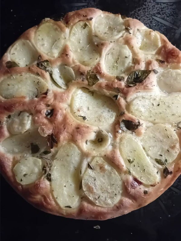 Focaccia med potet og urter