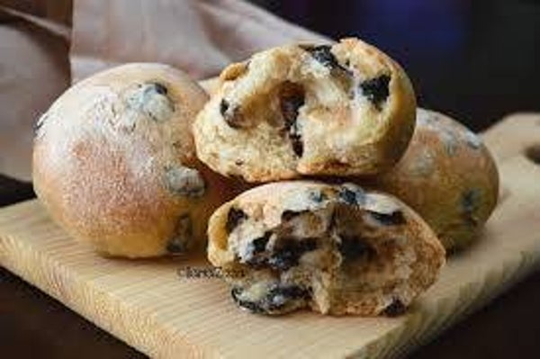 Puccia med sorte oliven
