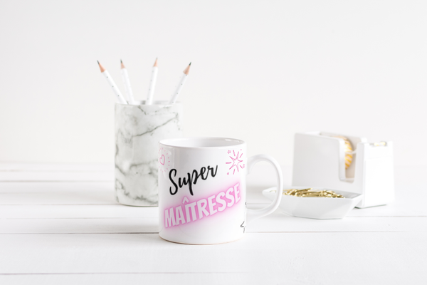 Mug fin d'année scolaire maitresse, mug AVS, mug ATSEM, mug AESH, mug directrice, mug enseignante, mug animatrice, mug institutrice,