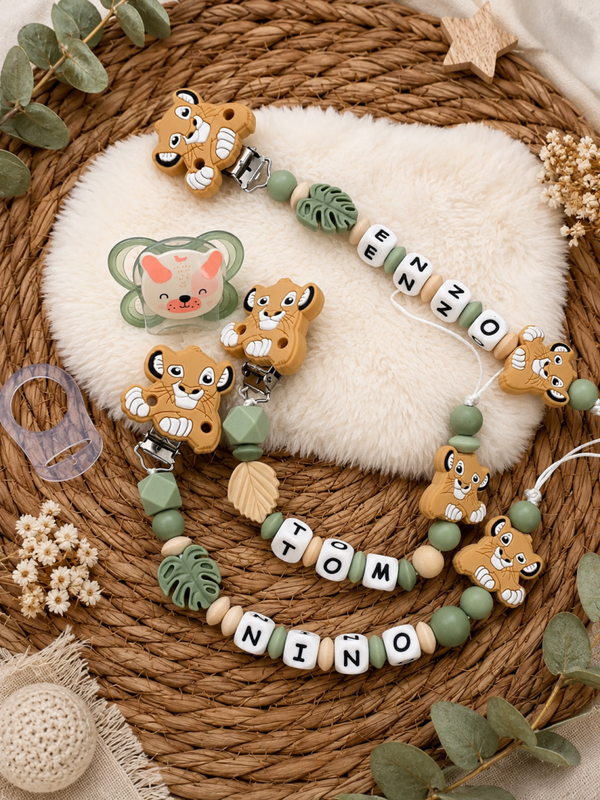 Attache tétine simba verte,  attache sucette simba, pacifier clip, Schnullerclip, attache tétine personnalisée prénom, attache stylos personnalisé infirmière infirmier,