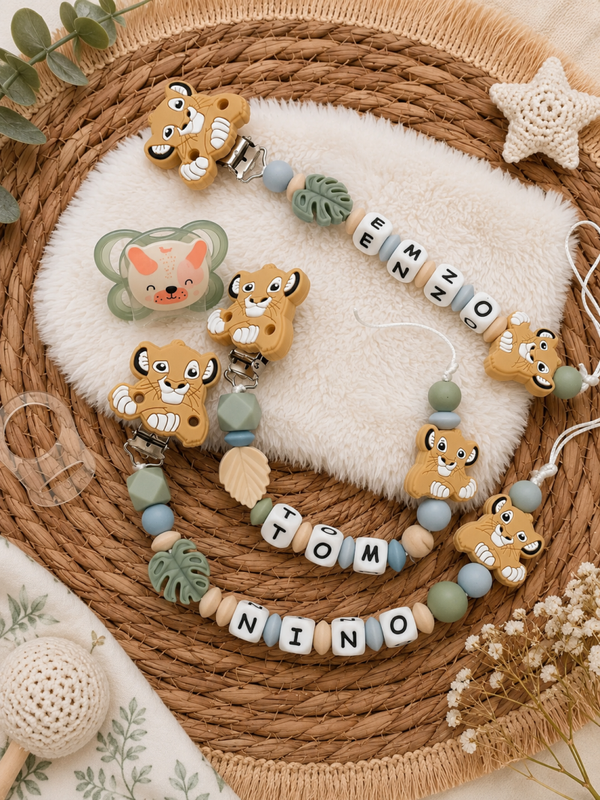 Attache tétine simba verte,  attache sucette simba, pacifier clip, Schnullerclip, attache tétine personnalisée prénom, attache stylos personnalisé infirmière infirmier,