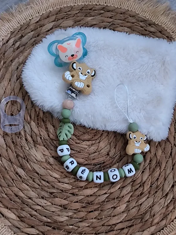 Attache tétine simba personnalisée, attache sucette simba personnalisée, pacifier clip, Schnullerclip, attache tétine personnalisée prénom, attache stylos personnalisé infirmière infirmier,