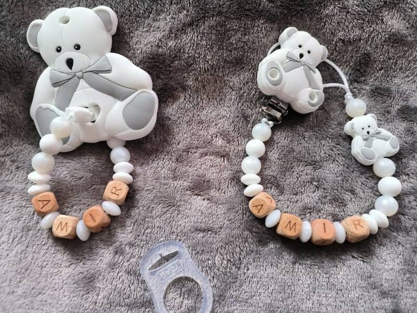 Coffret naissance ourson blanc, attache tétine avec hochet,  attache sucette avec hochet, cadeau bébé personnalisé prénom