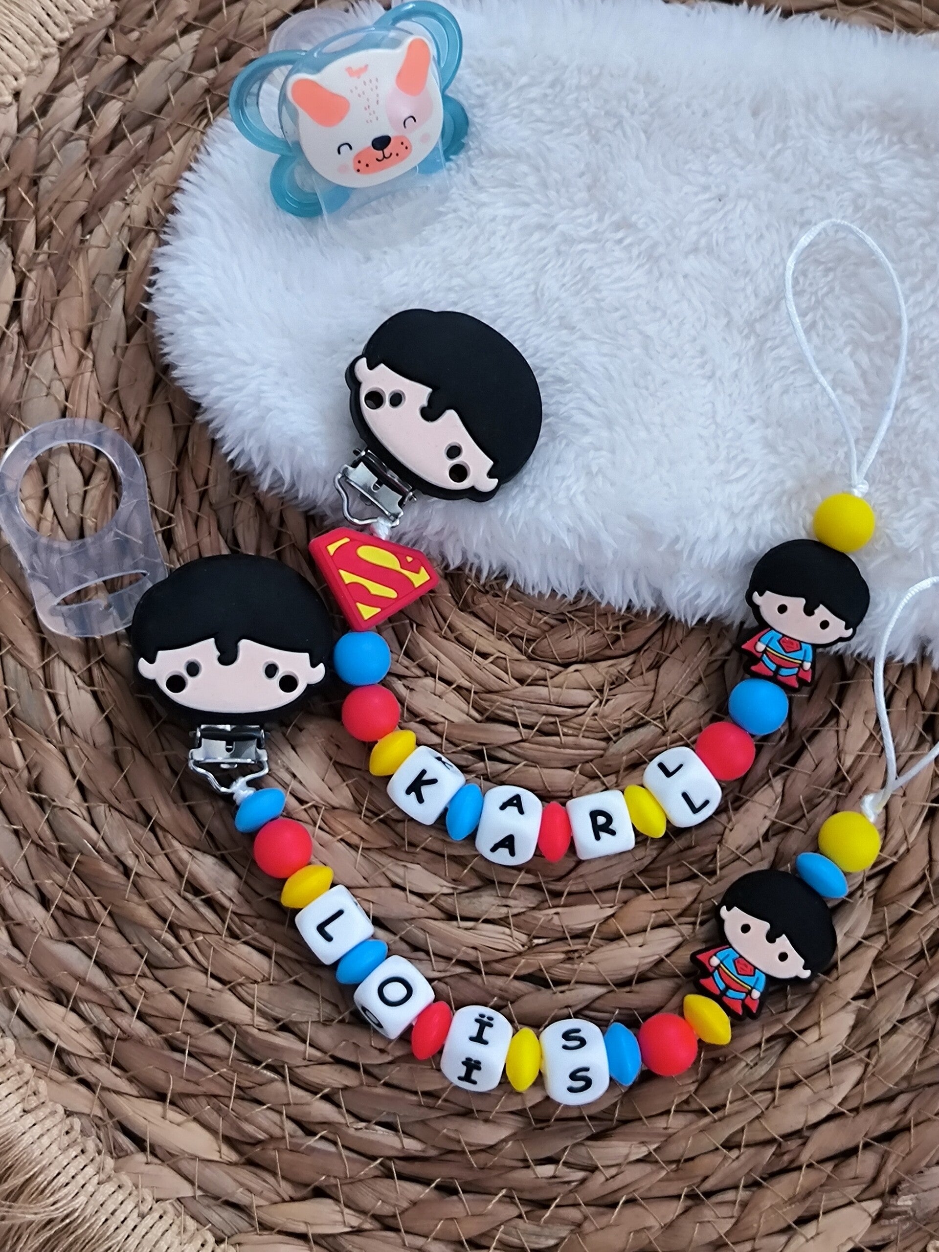 Attache tétine superman personnalisée, attache sucette superman personnalisée, pacifier clip, Schnullerclip, attache tétine personnalisée prénom, attache stylos personnalisé infirmière infirmier,