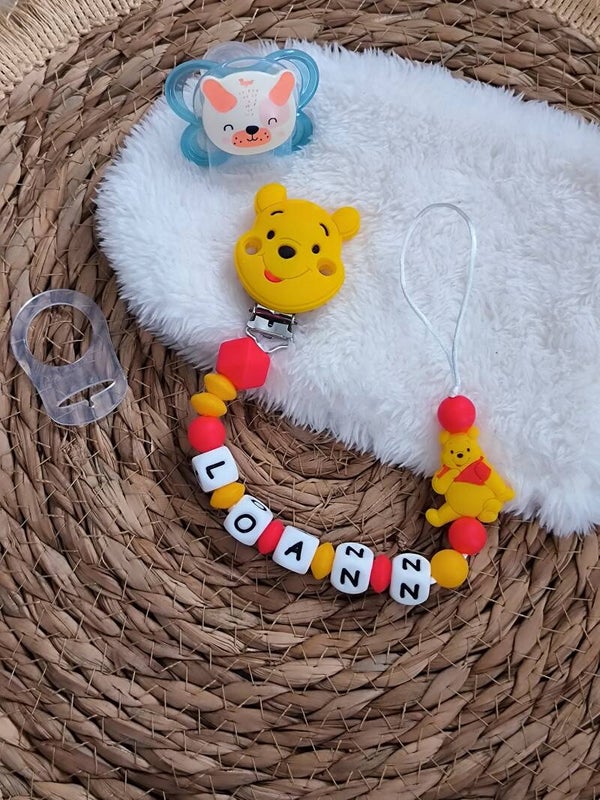Attache tétine winnie, attache sucette winnie personnalisée, pacifier clip, Schnullerclip, attache tétine personnalisée prénom, attache stylos personnalisé infirmière infirmier,