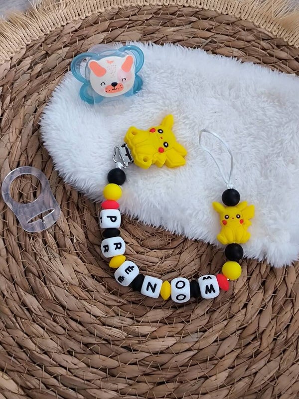 Attache tétine pikachu, attache sucette pikachu personnalisée, pacifier clip, Schnullerclip, attache tétine personnalisée prénom, attache stylos personnalisé infirmière infirmier,