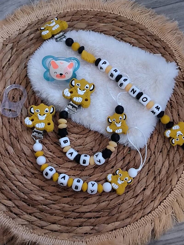 Attache tétine simba, attache sucette simba personnalisée, pacifier clip, Schnullerclip, attache tétine personnalisée prénom, attache stylos personnalisé infirmière infirmier,