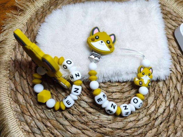 Coffret naissance petit renard, attache tétine avec hochet,  attache sucette avec hochet, cadeau bébé personnalisé prénom