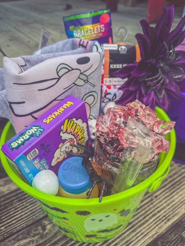 Holiday Basket/gift bags