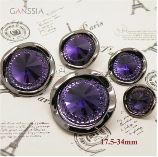 10pcs/lot Size: 18-34mm Fashion Design Purple Rhinestone Button Resin
