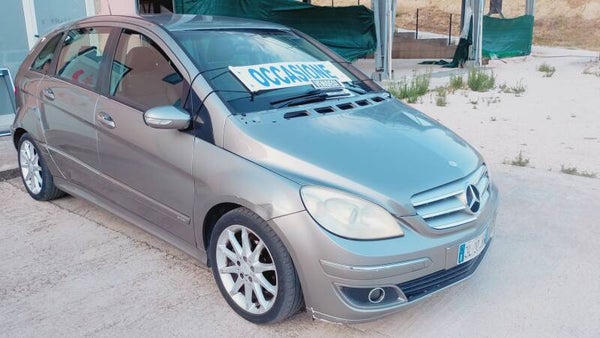 MERCEDES BENZ B 200