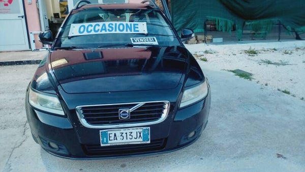 VOLVO V 50.