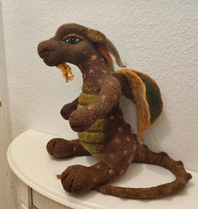 drache-braun-gross-2-standard.jpg