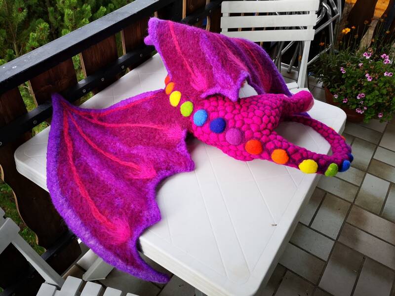 drache-magenta-19-d-standard.jpg