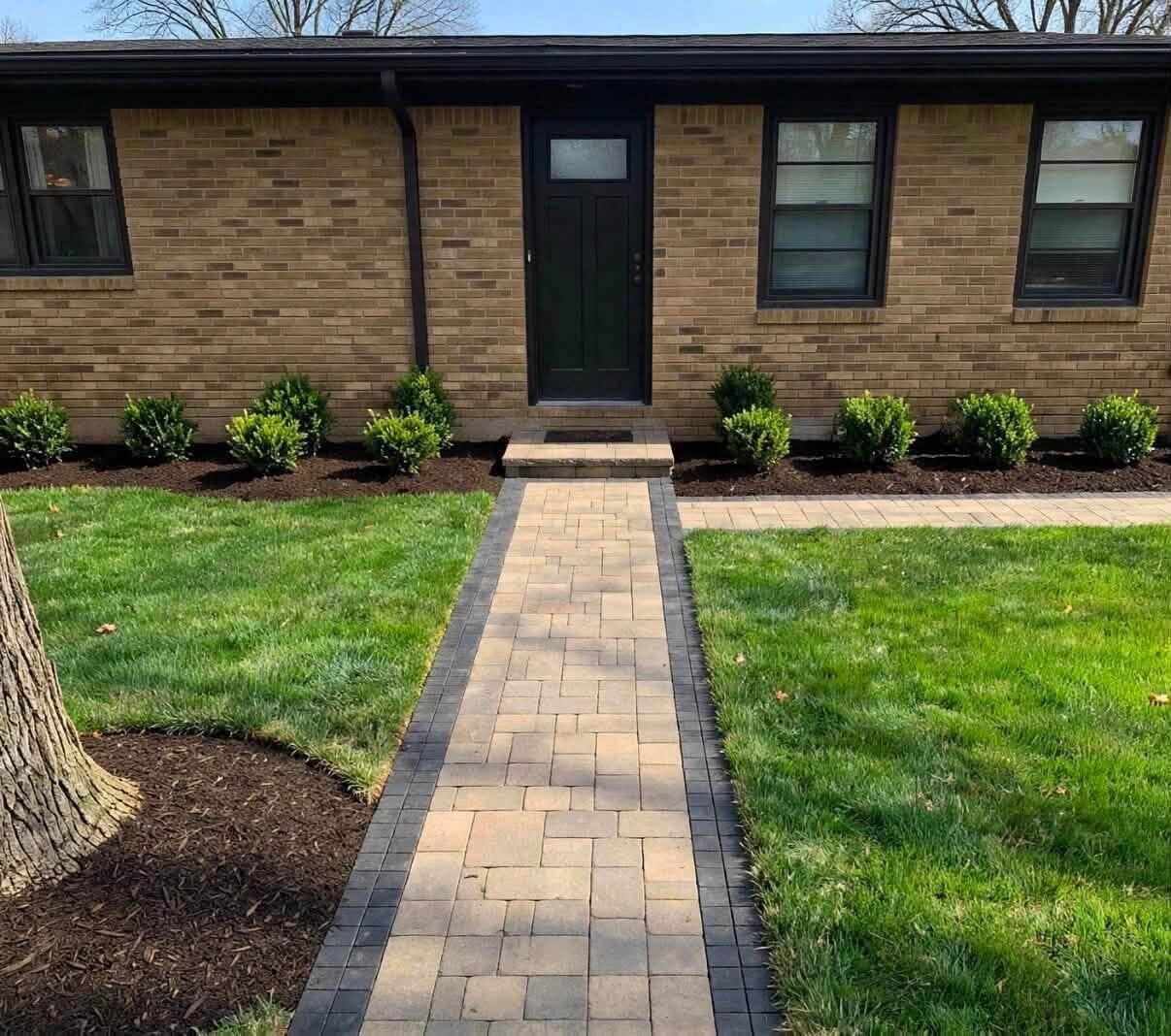 Professional landscape maintenance and clean mulch beds in the Cincinnati area.