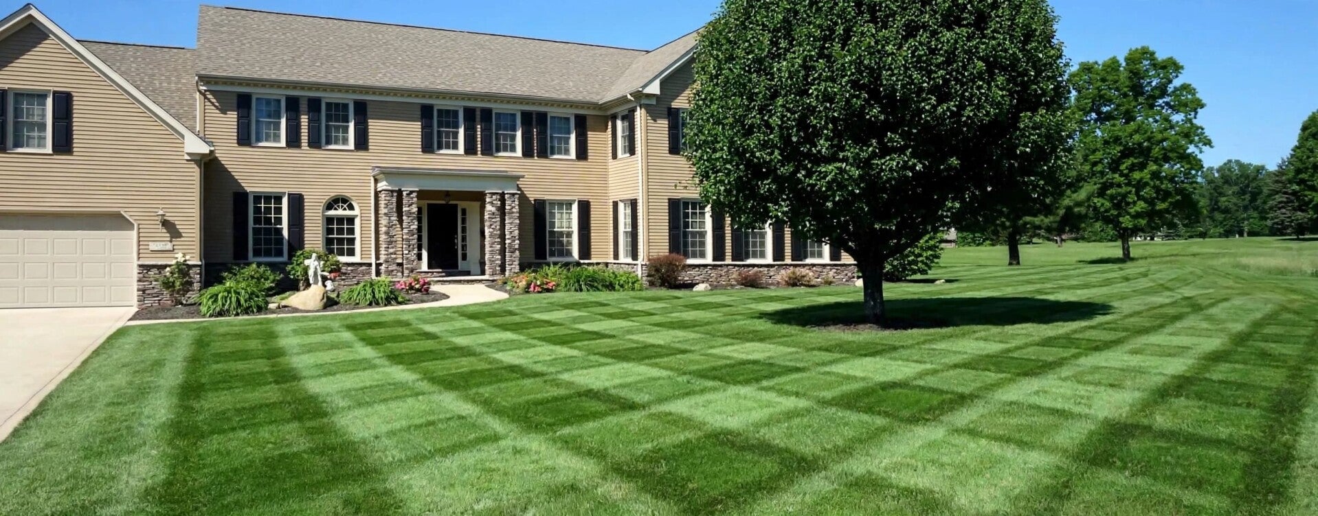 Professional lawn mowing and landscape maintenance by Nienaber & Sons Lawn Care in Cincinnati, Ohio.
