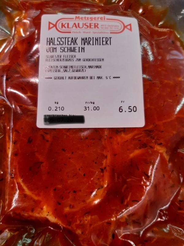 Schweinshals-Steak mariniert