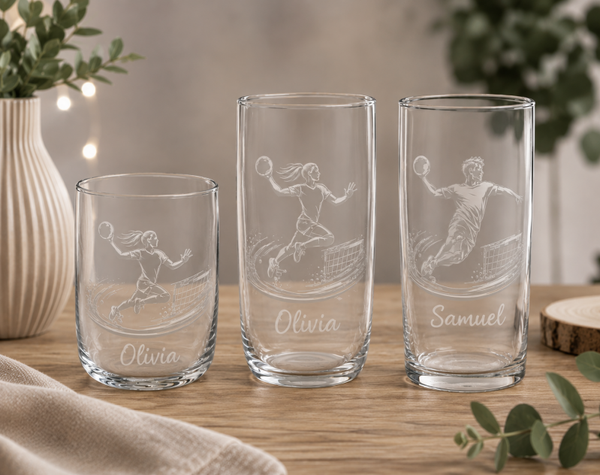 🏐Personalisiertes Handballballglas mit Wunschnamen, mit Handballspieler/innen