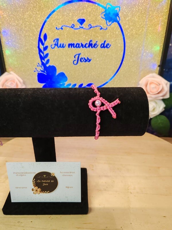 Bracelet en macramé pour octobre rose