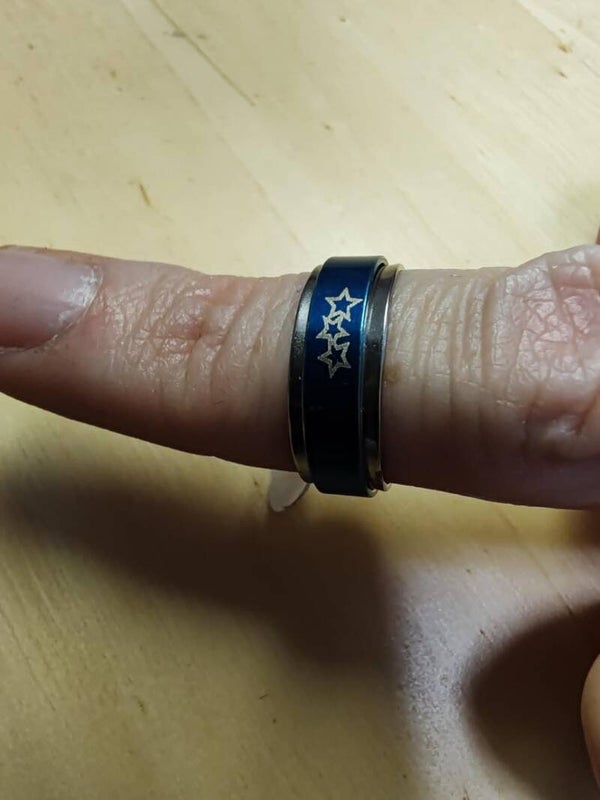 Bague bleu avec étoile gravé