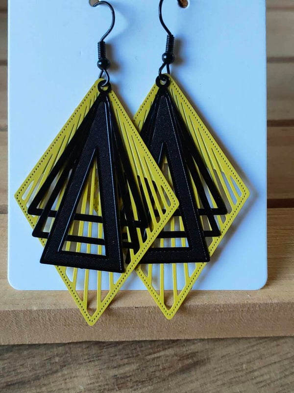 Handgemaakte Statement Oorbellen Geometric Layers – Zwart & Geel