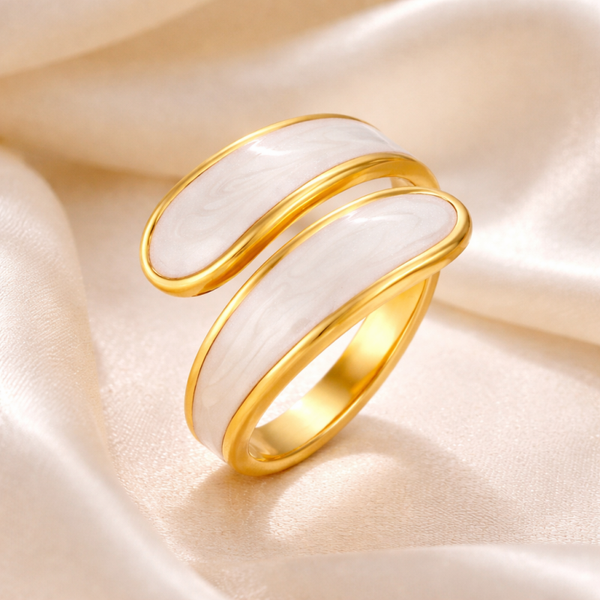 Ivory Flow Open Ring – 18K Verguld Emaille Design (Verstelbaar)