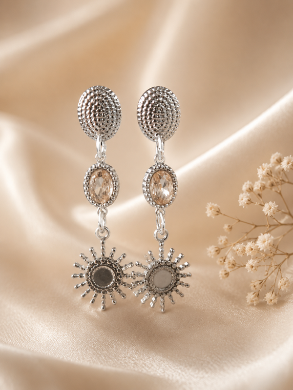 Luna Soleil Oorbellen – zilverkleurige statement oorbellen met champagnekleurige steen