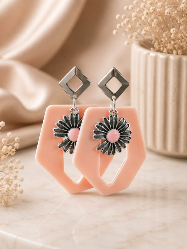 Bloesem Oorbellen Zalmroze met Margriet – Zilver | 5,5 cm