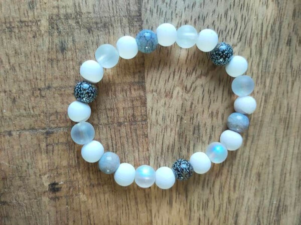 Pure Calm Armband – Witte Tinten met Subtiele Accenten (Handgemaakt)