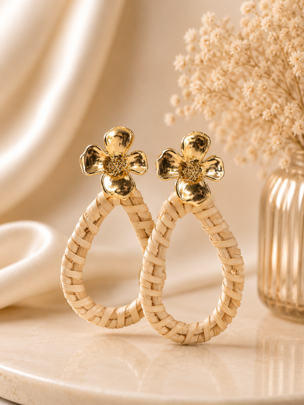 Golden Bloom Raffia Oorbellen