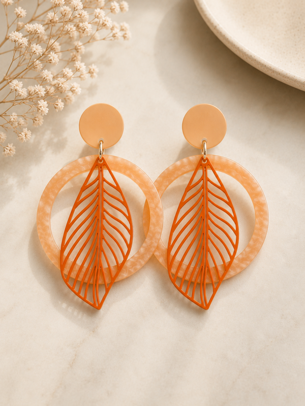 Handgemaakte Oorbellen – Peach Leaf Elegance (6 cm)