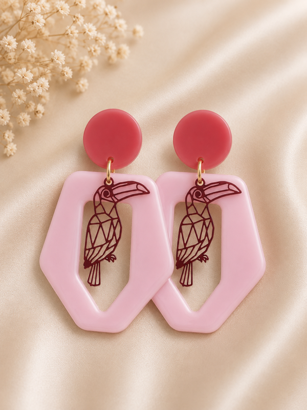 Handgemaakte Oorbellen Blush Toucan – Roze & Bordeaux | 5,5 cm