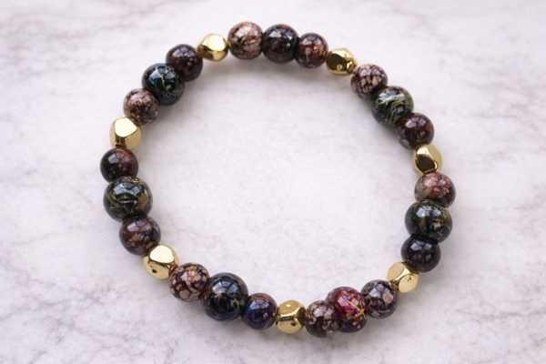Mystic Nightfall – Luxe Marmerlook Armband met Goudaccenten