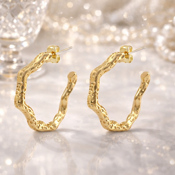 Luna Twist Brass Creolen – Gold Textured Hoops