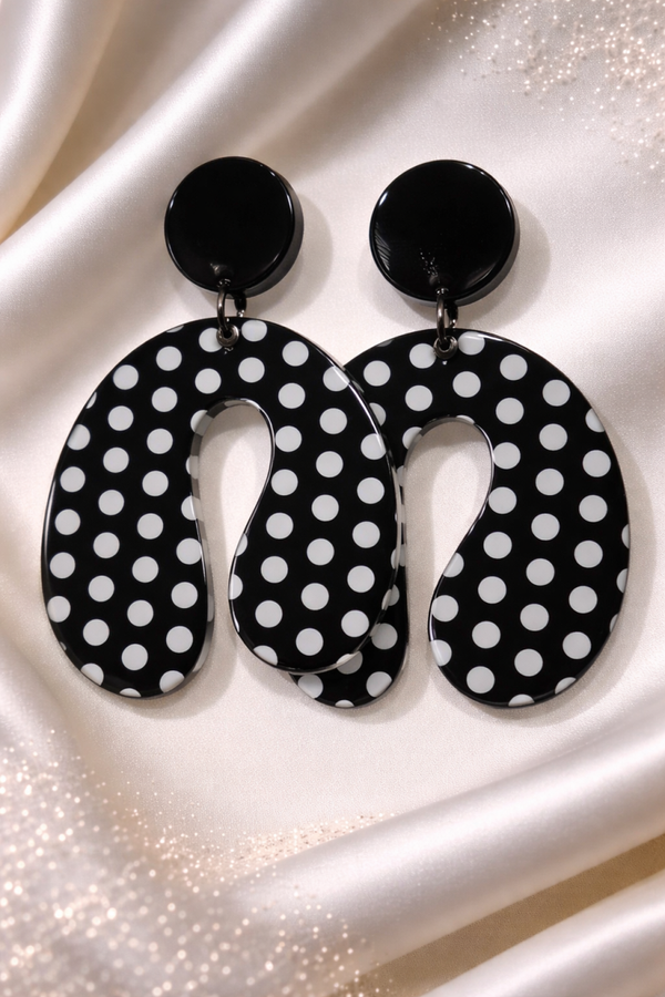 Zwart-Witte Polkadot Statement Oorbellen – Speels & Modern