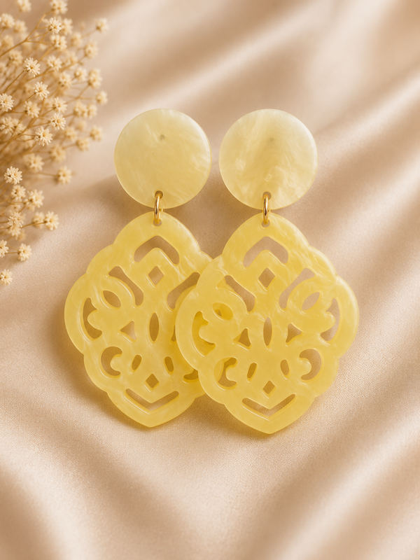Lemon Lace – Elegante Oorbellen in Zachtgeel