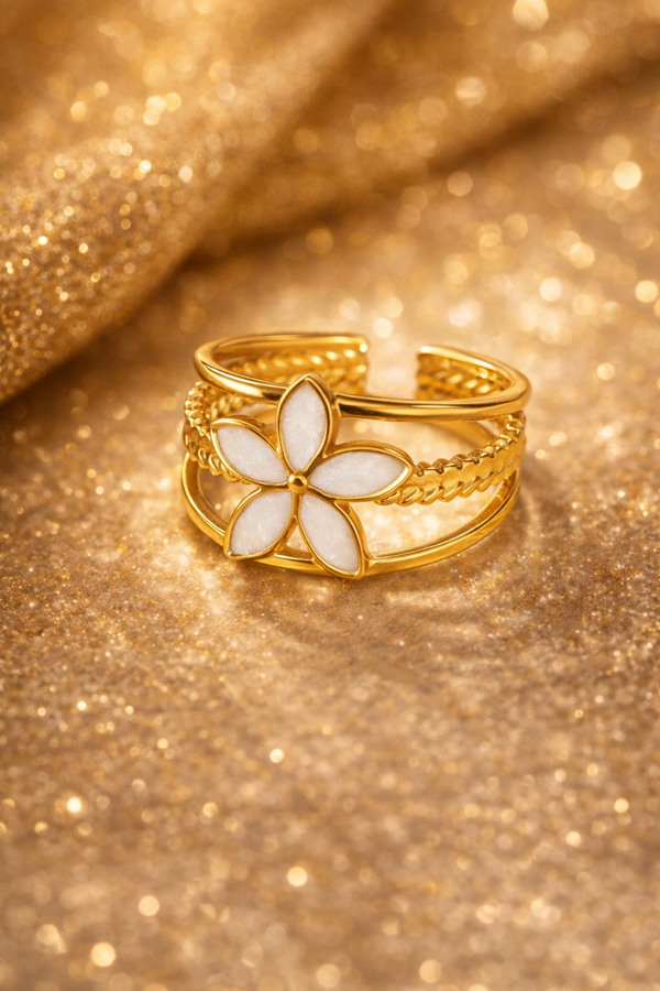 Blossom Pearl Flower Ring – 18K Verguld Emaille Design (Verstelbaar)