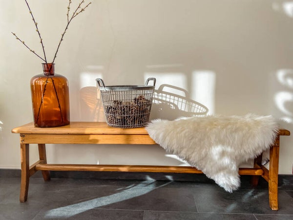 Massief eiken bankje afkomstig uit een klooster in Hasselt