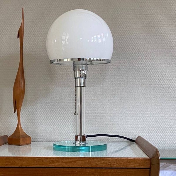 Tafellamp in de stijl van Bauhaus, W. Wagenfeld 1924
