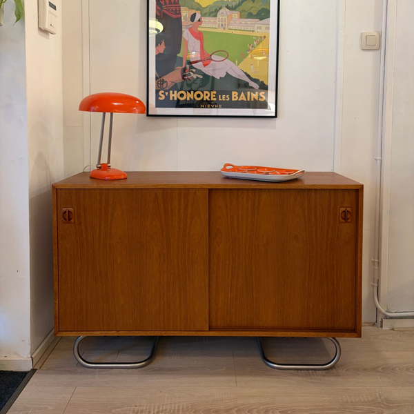 Deens dressoir in Bauhausstijl