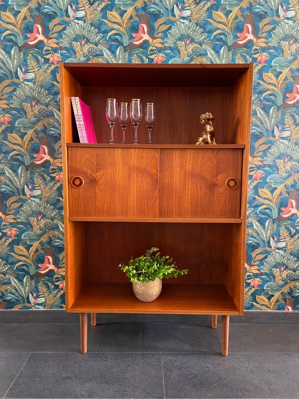 Vintage Deense boekenkast met schuifdeuren