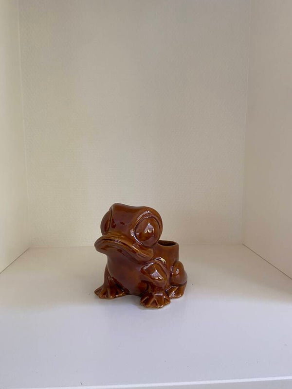 Vintage kikker bloempot in caramelkleurig aardewerk