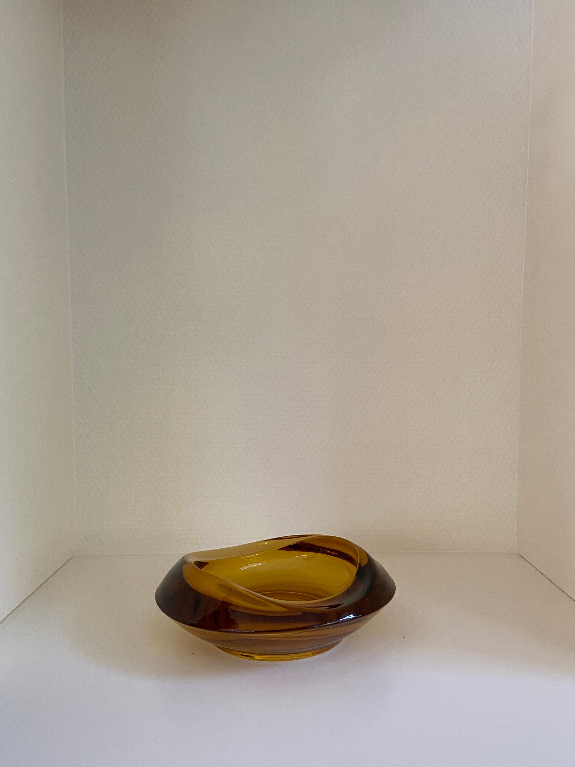 Vintage Amberkleurige glazen asbak van Sklo Union Rosice Glassworks, Tsjechië