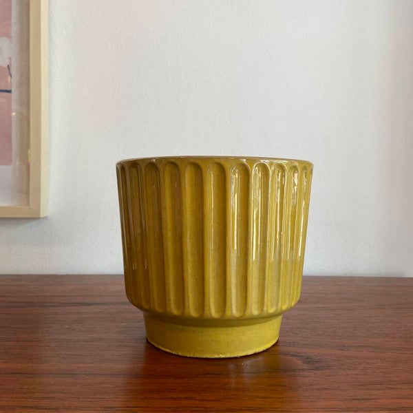West Germany bloempot, geel met ribbelstructuur