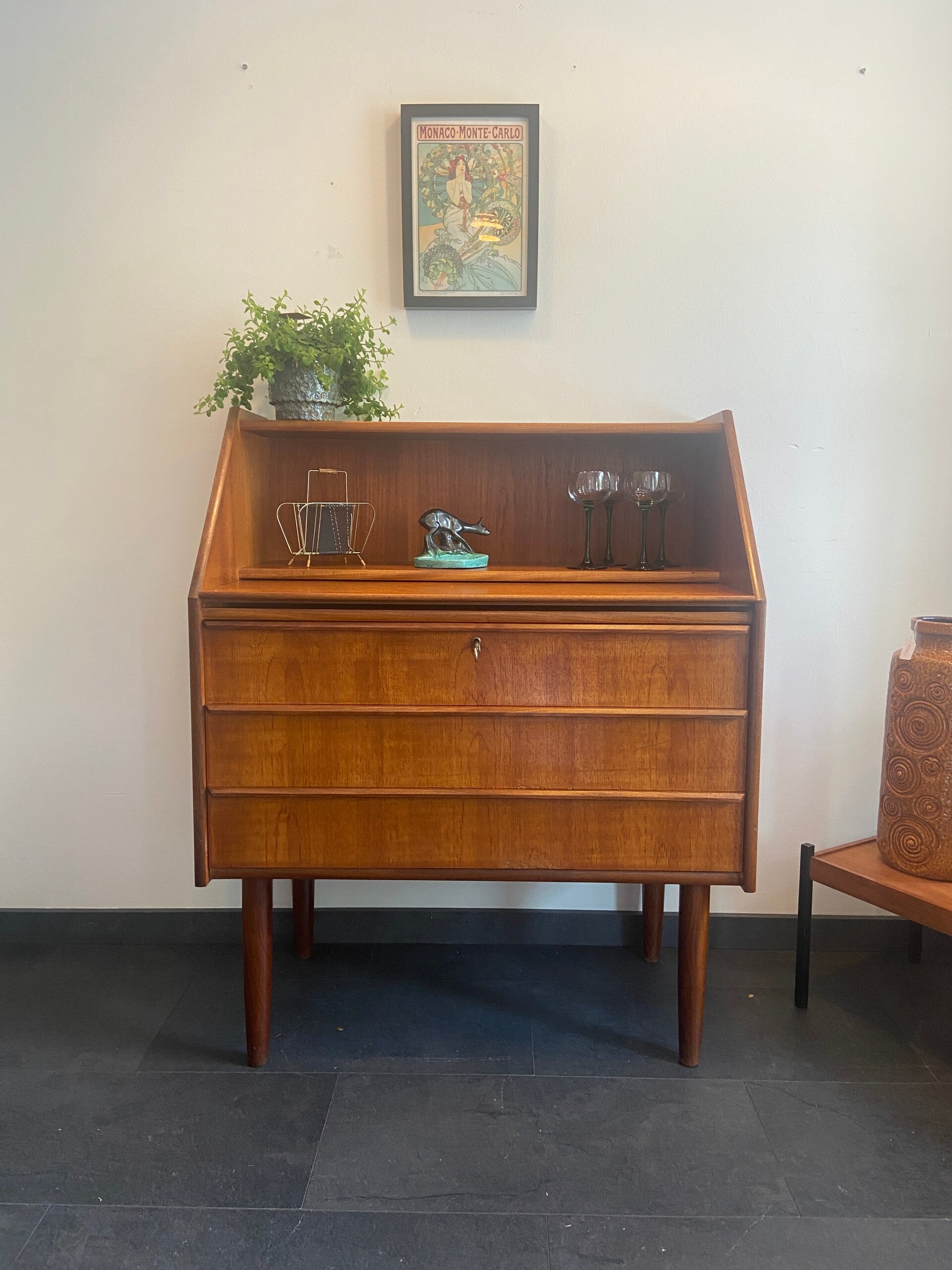 Vintage Deense secretaire van teakhout met 3 laden